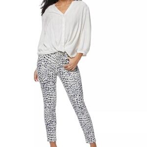 NWOT Sofia Vergara Rosa Curvy Ankle Jeans